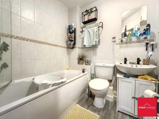 Images for Forebay Drive, Irlam, M44 EAID:3405264228 BID:2714ea13-4875-41c2-9250-130c9b5cb2ff