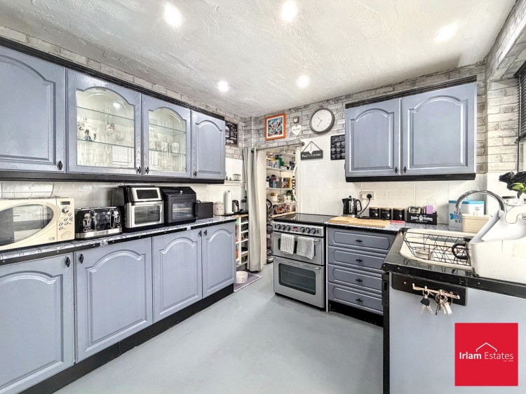 Images for Glazebrook Lane, Glazebrook, WA3 EAID:3405264228 BID:2714ea13-4875-41c2-9250-130c9b5cb2ff